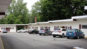 Exterior - Bedford Motel (Bedford)