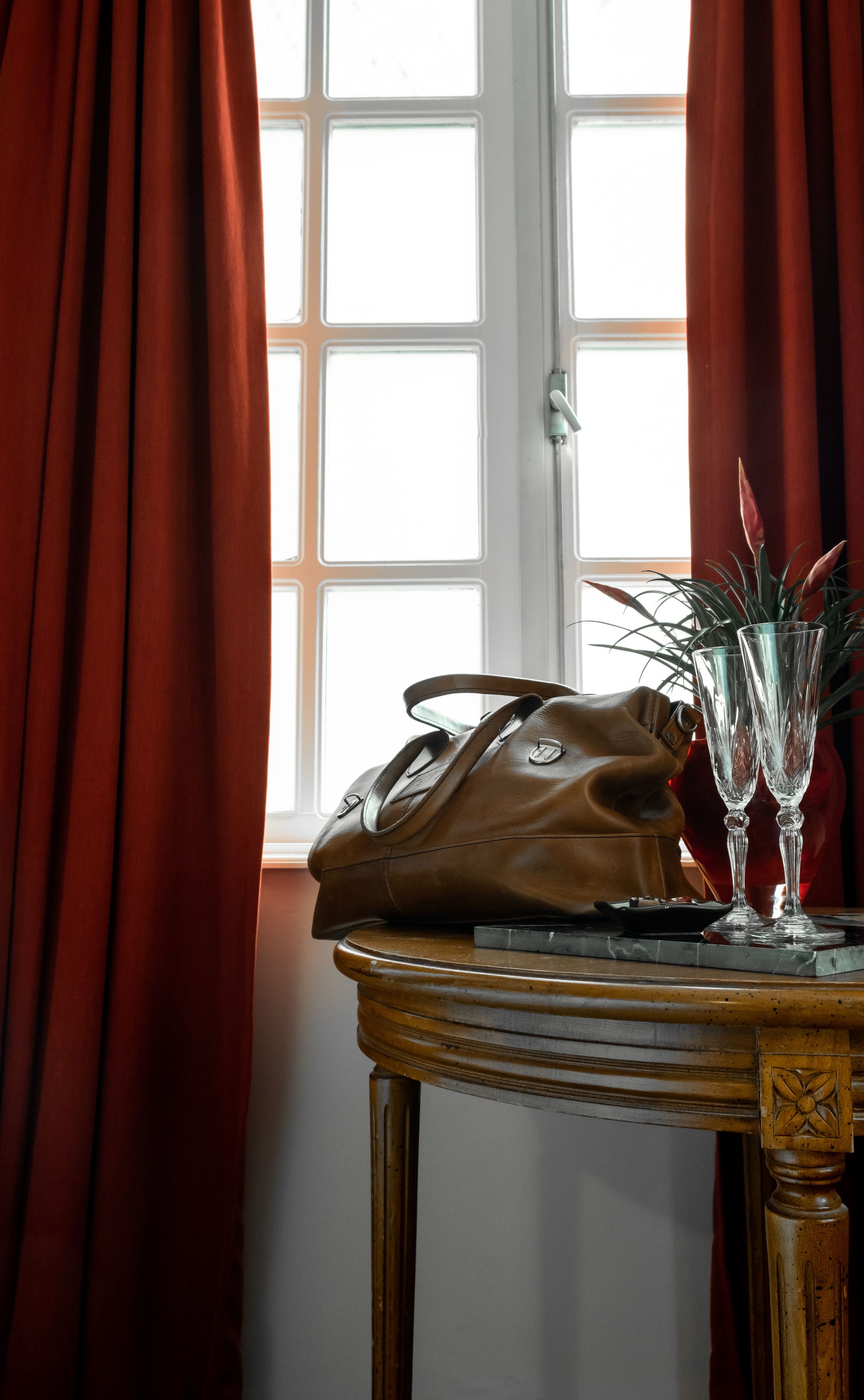 double room, 1 king bed, courtyard view | free minibar, in-room safe, individually decorated