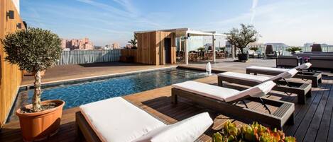 Seasonal outdoor pool