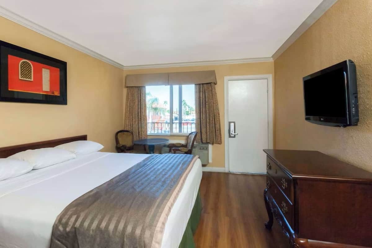 Desk, iron/ironing board, free WiFi, bed sheets