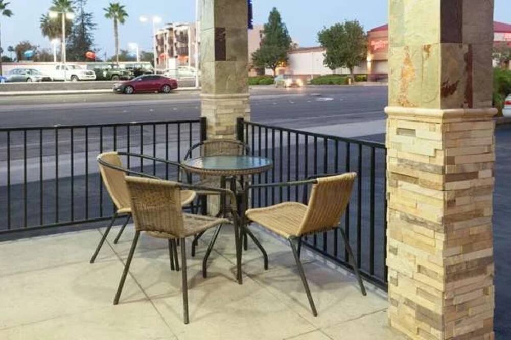 Om Park Inn and Suites El Cajon near San Diego