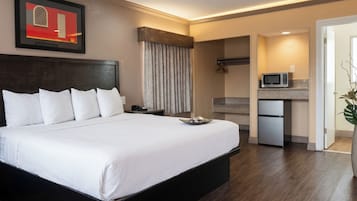 Room, 1 King Bed, Non Smoking | Desk, iron/ironing board, free WiFi, bed sheets