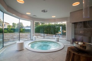 Sauna, hammam, hammam, soins corporels, massages aux pierres chaudes