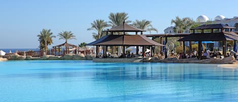 5 outdoor pools
