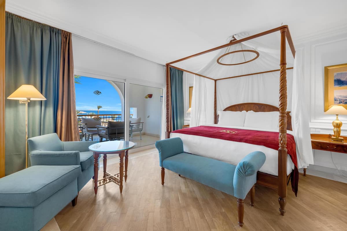 egyptian cotton sheets, tempur-pedic beds, minibar, in-room safe