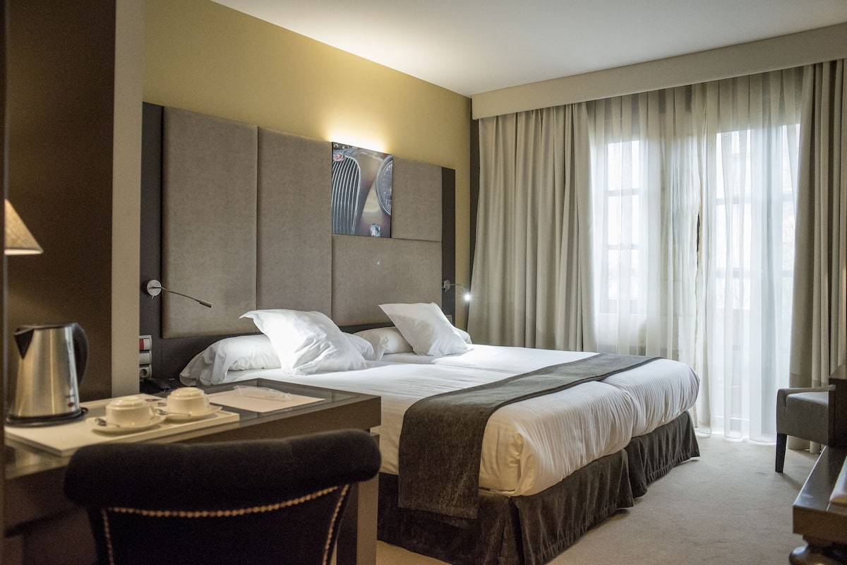 Standard Double or Twin Room | 1 bedroom, minibar, in-room safe, desk