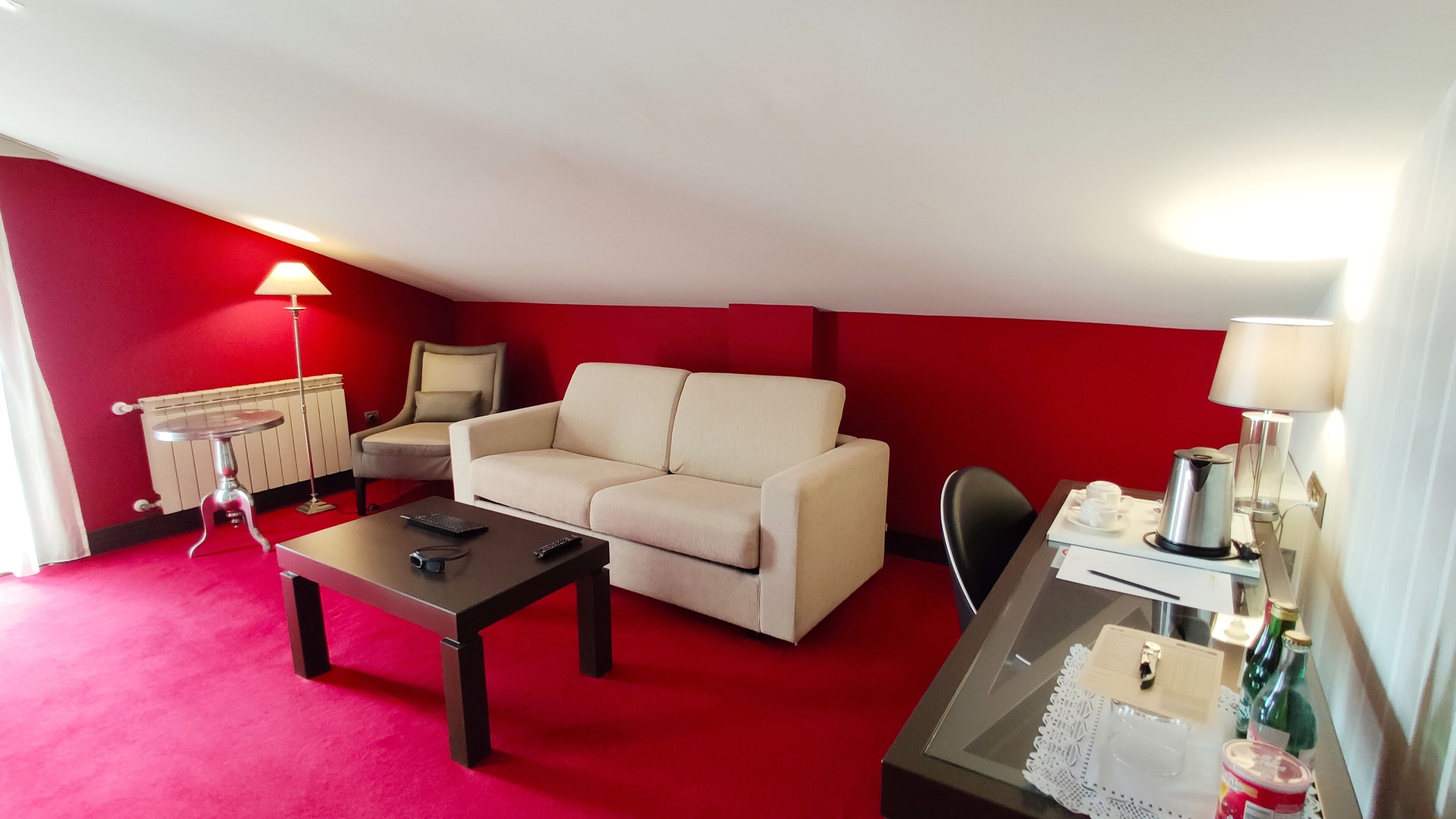 junior suite | 1 bedroom, minibar, in-room safe, desk