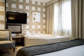 Standard Double or Twin Room (Jacuzzi) | Jetted tub - Costa Esmeralda Suites (Suances)