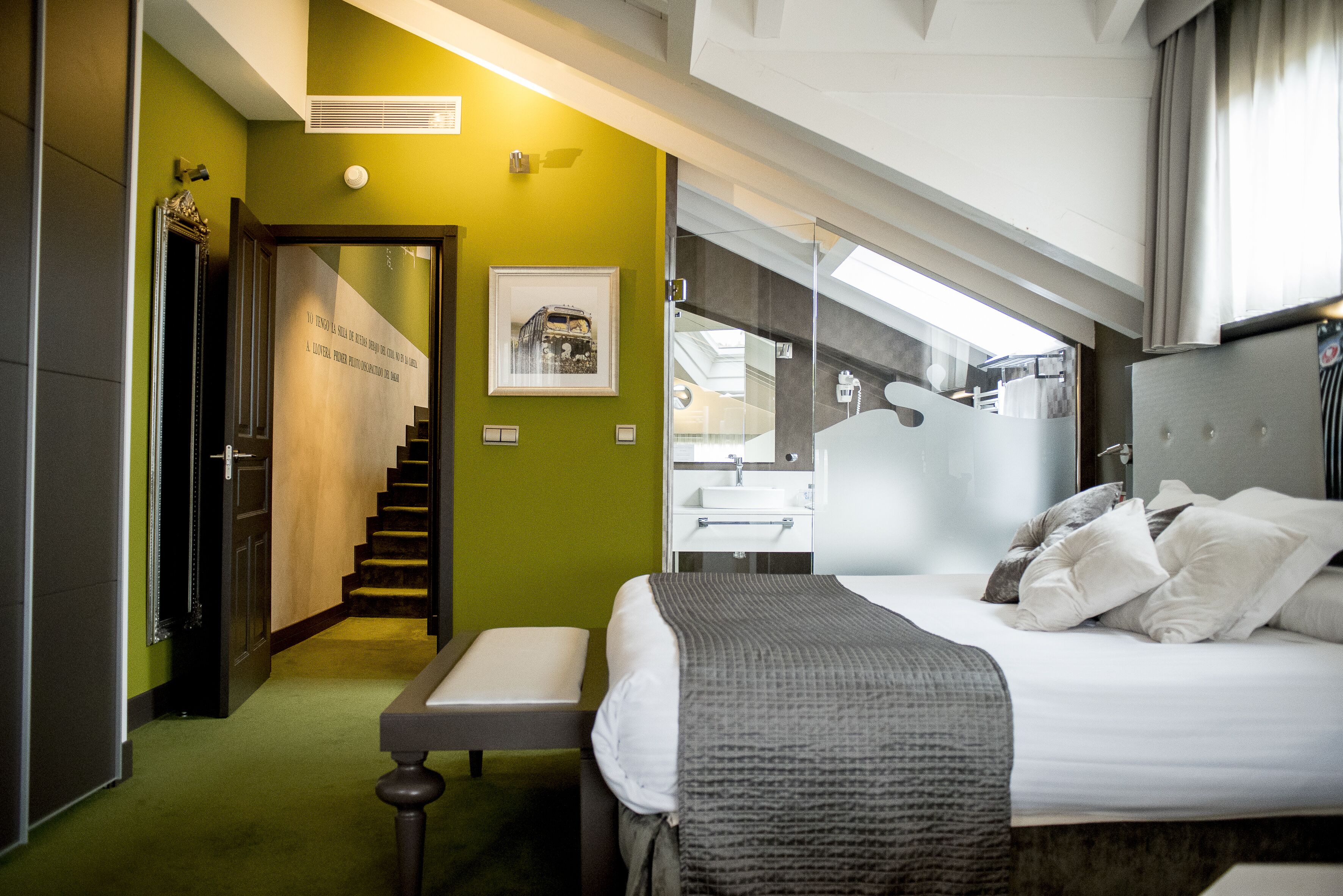 junior suite, jetted tub | 1 bedroom, minibar, in-room safe, desk