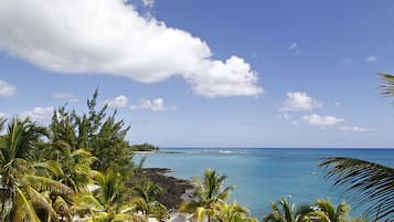 Private beach, sun loungers, beach umbrellas, beach towels