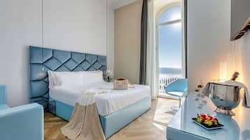 Ropa de cama de alta calidad, colchones con pillow-top y minibar