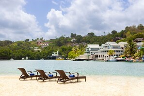 On the beach, white sand, free beach shuttle, sun loungers - Zoetry Marigot Bay - All Inclusive (Marigot Bay)