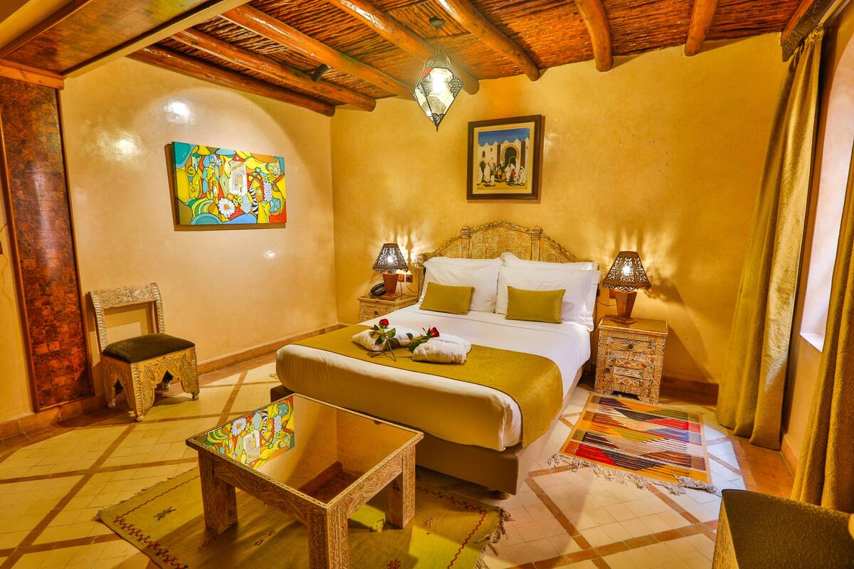 Standard Double Room | In-room safe, cribs (free), WiFi (free), bed sheets