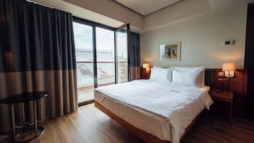 Superior Cozy with Balcony | Hypo-allergenic bedding available, Select Comfort beds, minibar