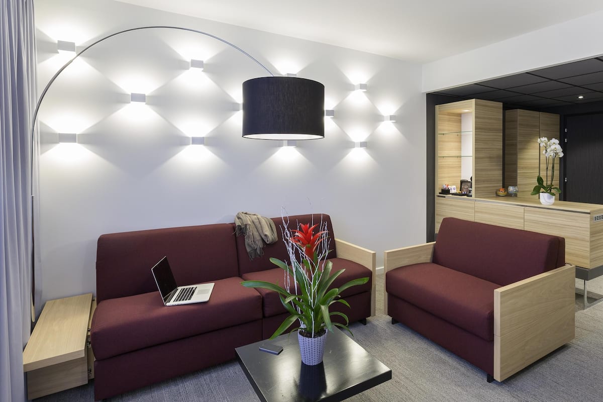 Ropa de cama de alta calidad y minibar