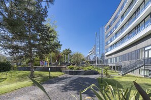 Poolside bar - Novotel Poitiers Site du Futuroscope (Chasseneuil-du-Poitou)
