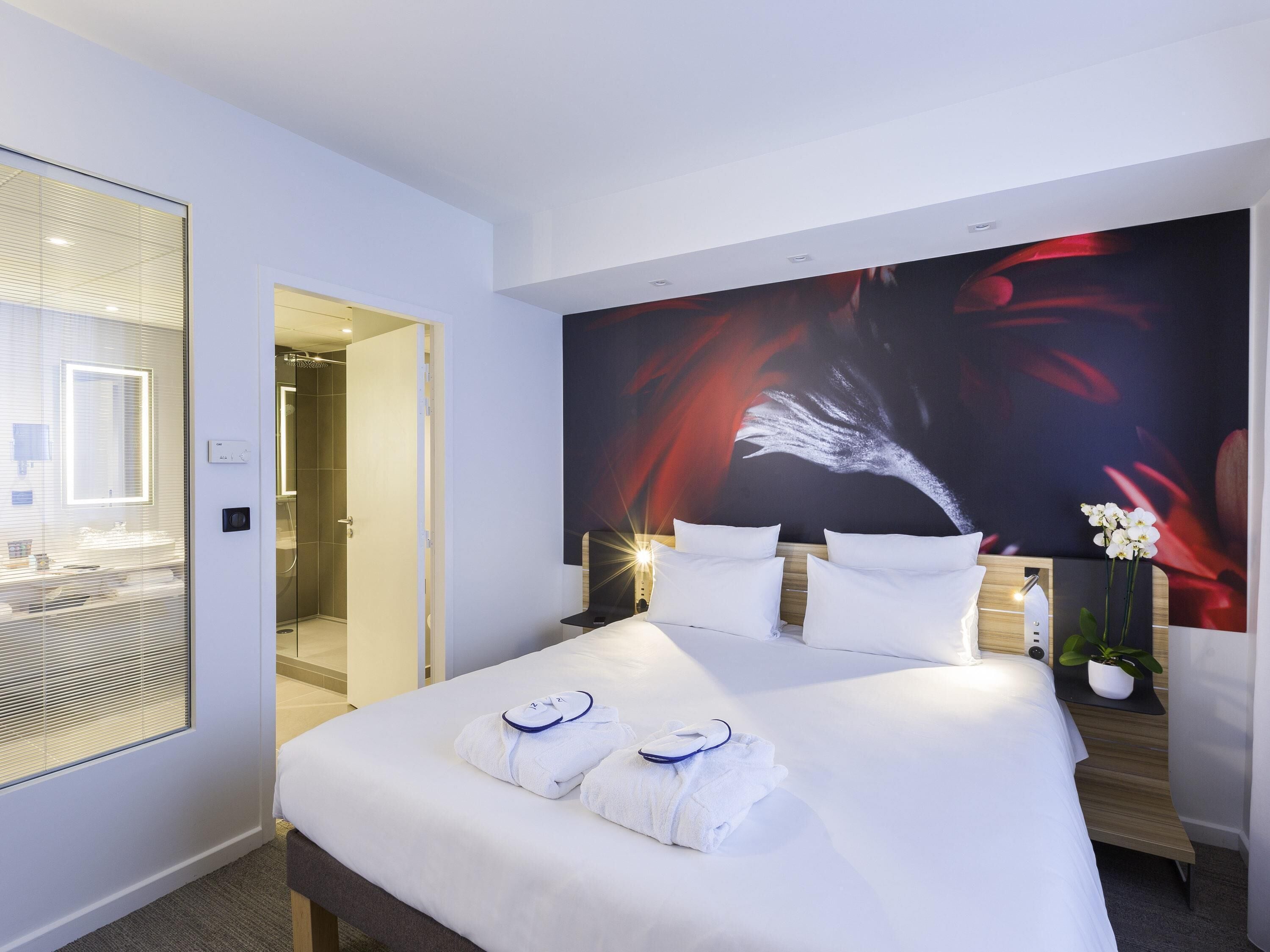 Suite, 1 cama de matrimonio grande | Ropa de cama de alta calidad, minibar, caja fuerte y escritorio
