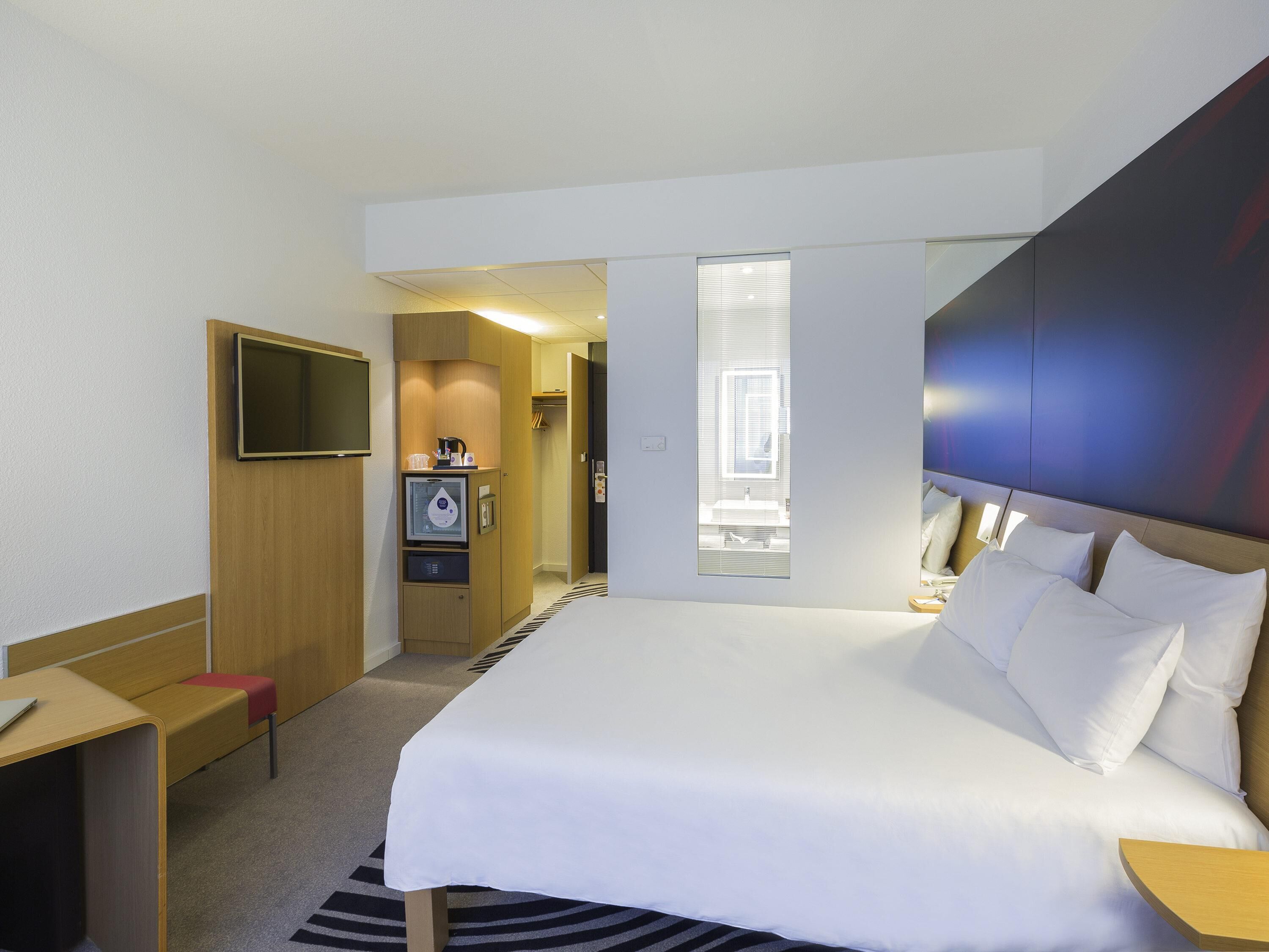 Premium bedding, minibar, in-room safe, desk