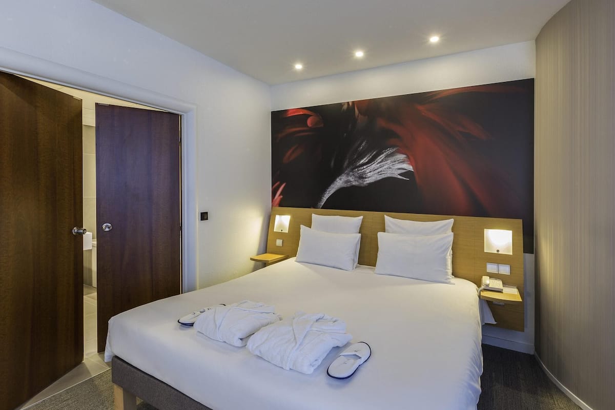 Junior Suite, 1 King Bed with Sofa bed