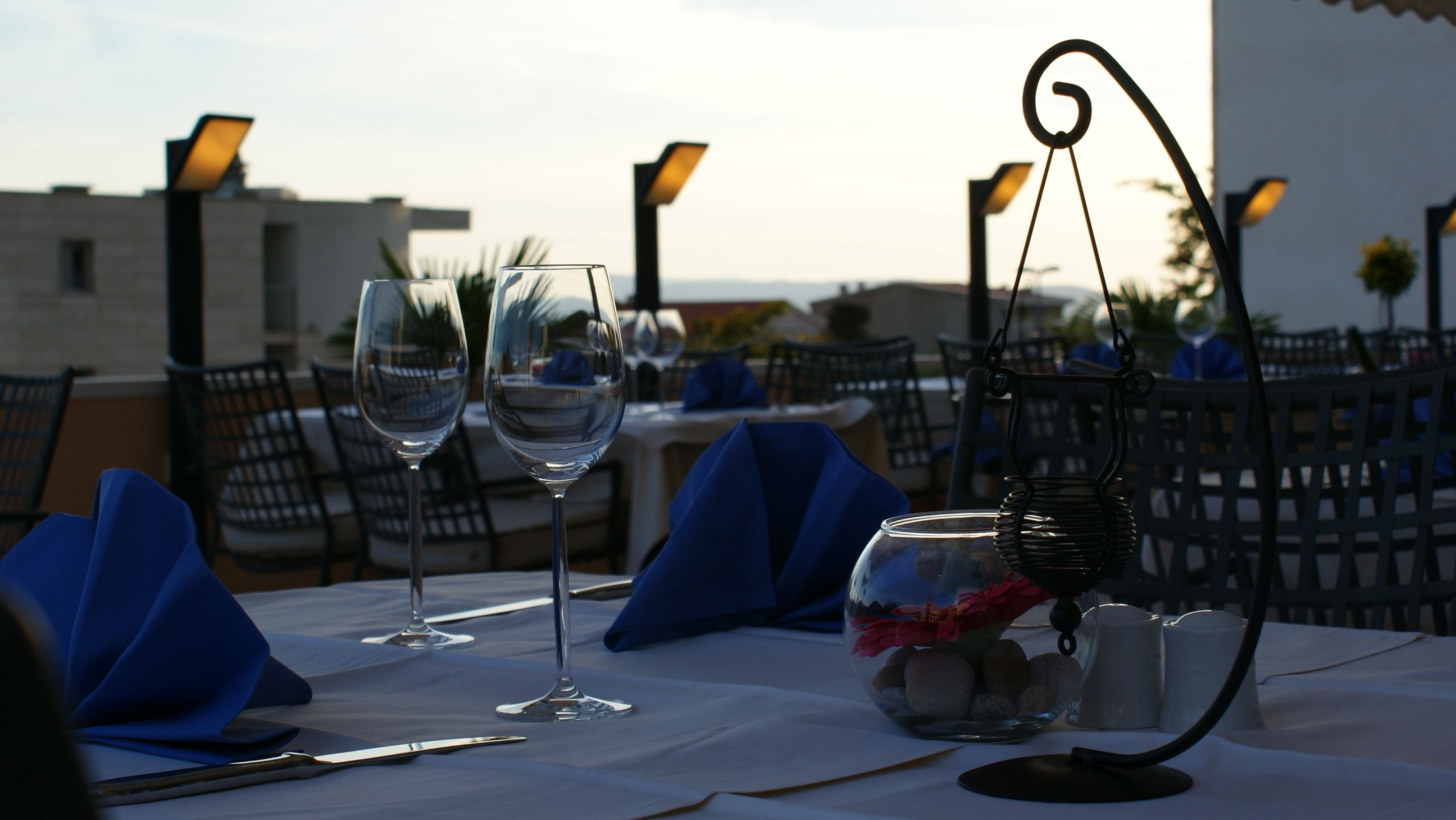 Breakfast, dinner served; international cuisine, al fresco dining 