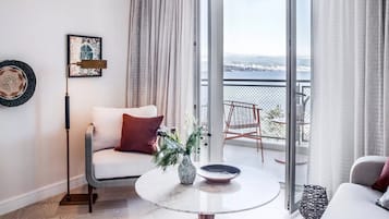Superior Double Room +2 Sea View with Balcony | 1 ๊ฐ์ ์นจ์ค, ๋ฏธ๋๋ฐ, ๊ฐ์ค ๋ด ๊ธ๊ณ , ์ฑ
์