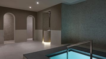 Behandlingsrom for par, badstue, boblebad, dampbad og tyrkisk bad/hamam