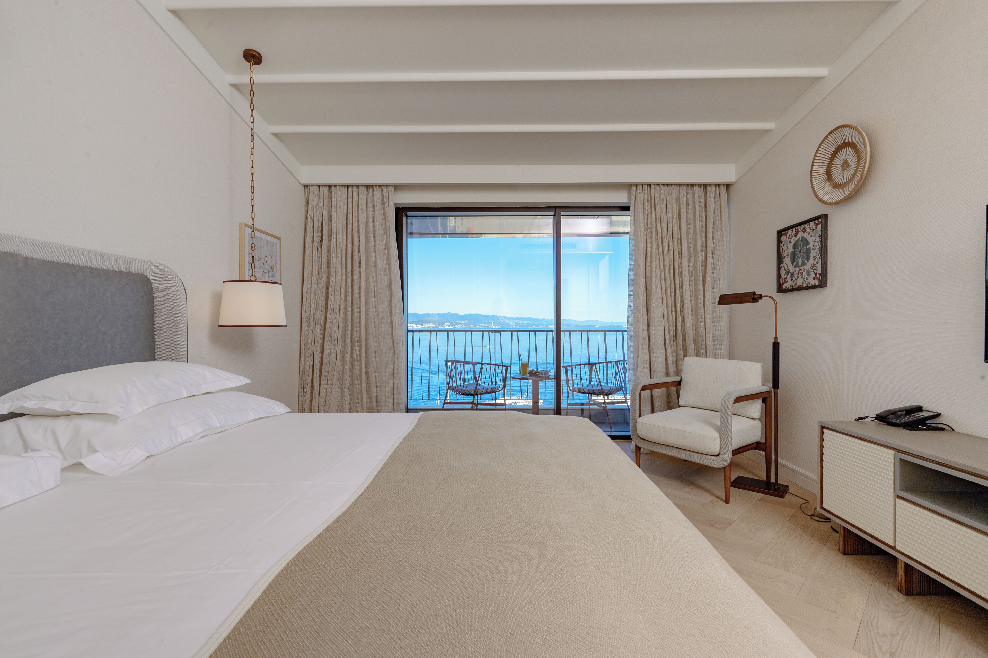 Superior Double/Twin Room Sea View and Balcony | Down duvets, minibar, in-room safe, desk