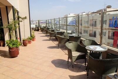 New Farah Hotel