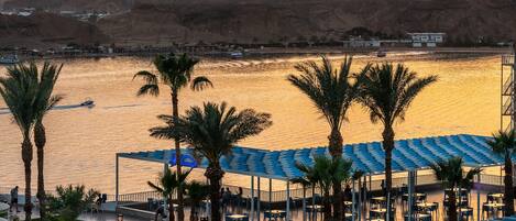 Private beach, beach towels, scuba diving, beach volleyball