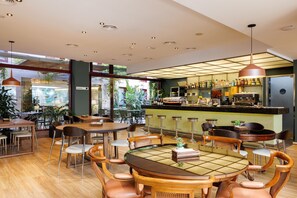 Bar (on property) - Hotel Ronda Lesseps (Barcelona)