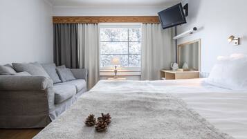 Quadruple Room | 1 bedroom, laptop workspace, blackout curtains, free cots/infant beds