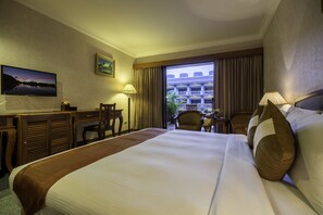Minibar, in-room safe, desk, soundproofing - Angkor Howard Hotel (Siem Reap)