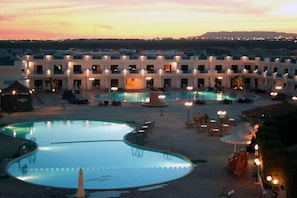 2 outdoor pools, pool umbrellas, sun loungers - Sharm Cliff Resort (Sharm El Sheikh)