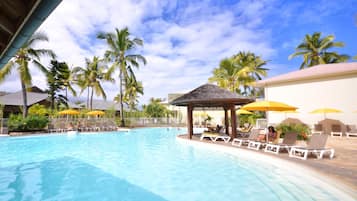 2 kolam renang outdoor