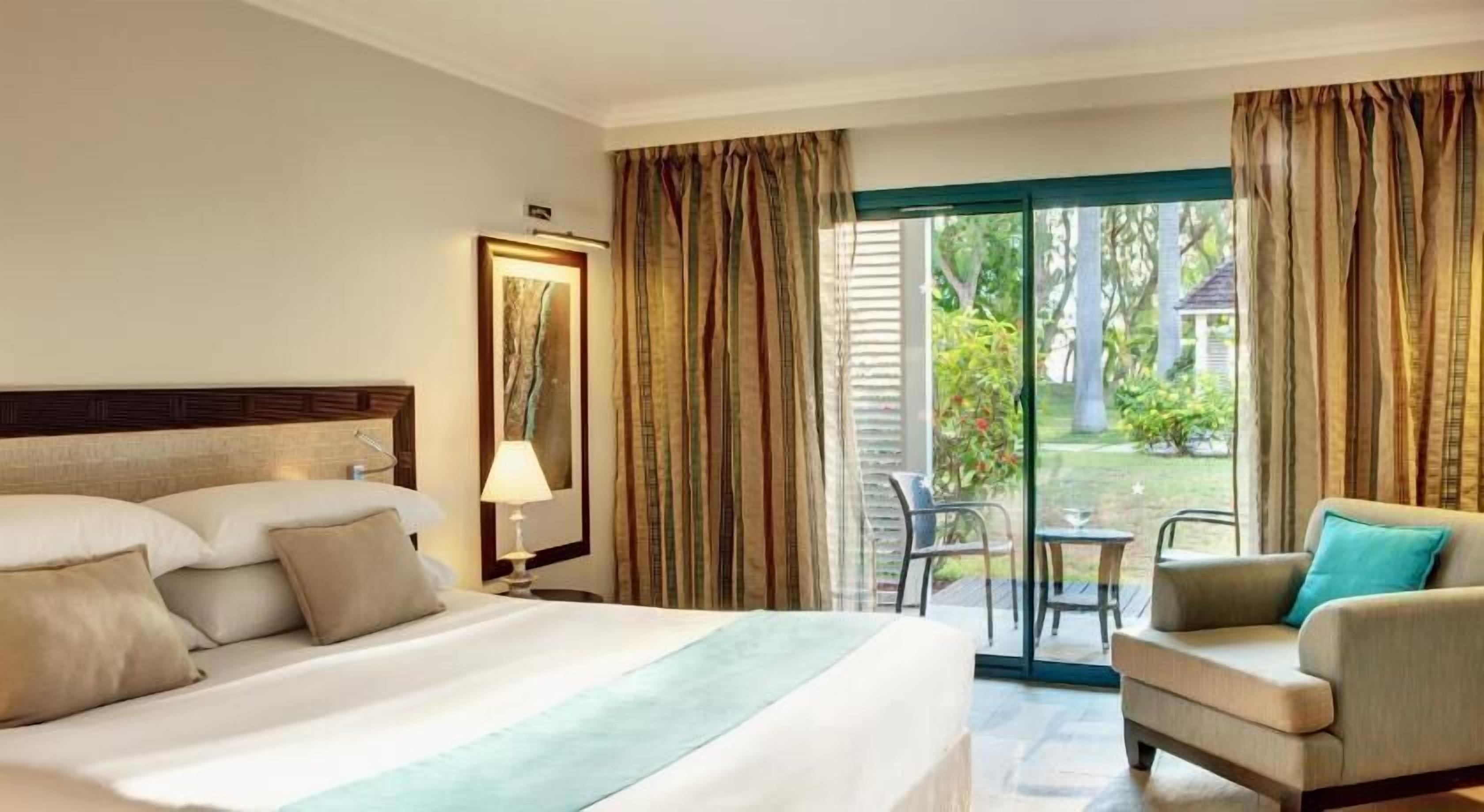 Minibar, in-room safe, desk, blackout curtains