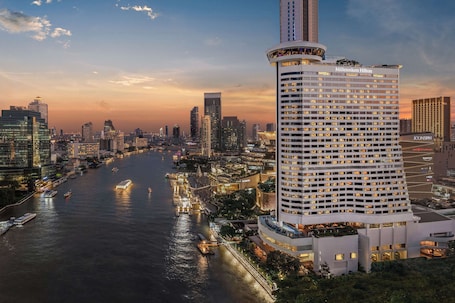Exterior. Millennium Hilton Bangkok