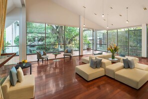 Espace de soins pour les couples, sauna, bain à remous, soins corporels