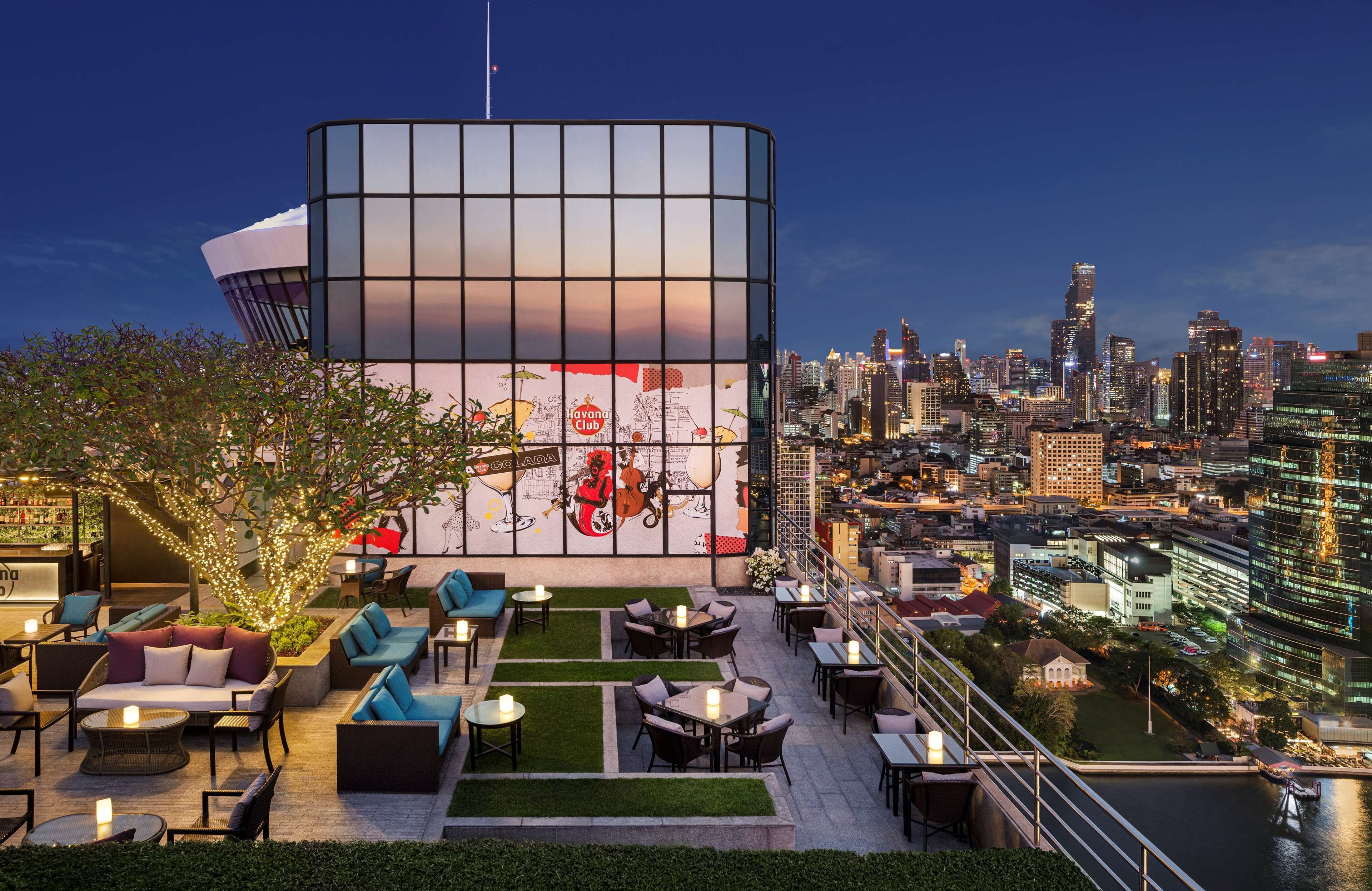 2 bars/lounges, rooftop bar, sports bar