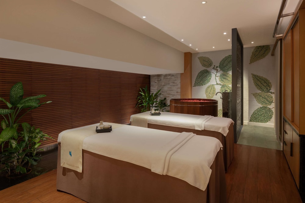 Millennium Hilton Bangkok by null
