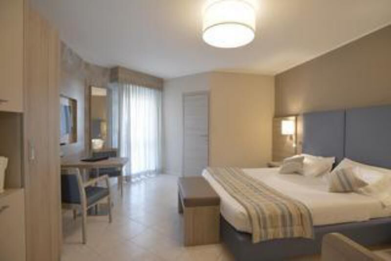 Desk, laptop workspace, free WiFi, bed sheets
