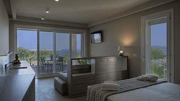 Apartemen Panorama, gedung tambahan | Meja kerja, ruang kerja ramah laptop, Wi-Fi gratis, dan seprai linen