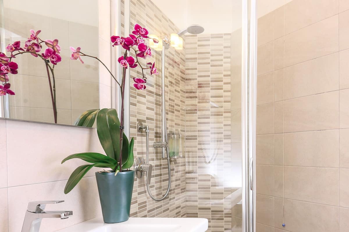 basic room | 1 bedroom, desk, laptop workspace, free wifi