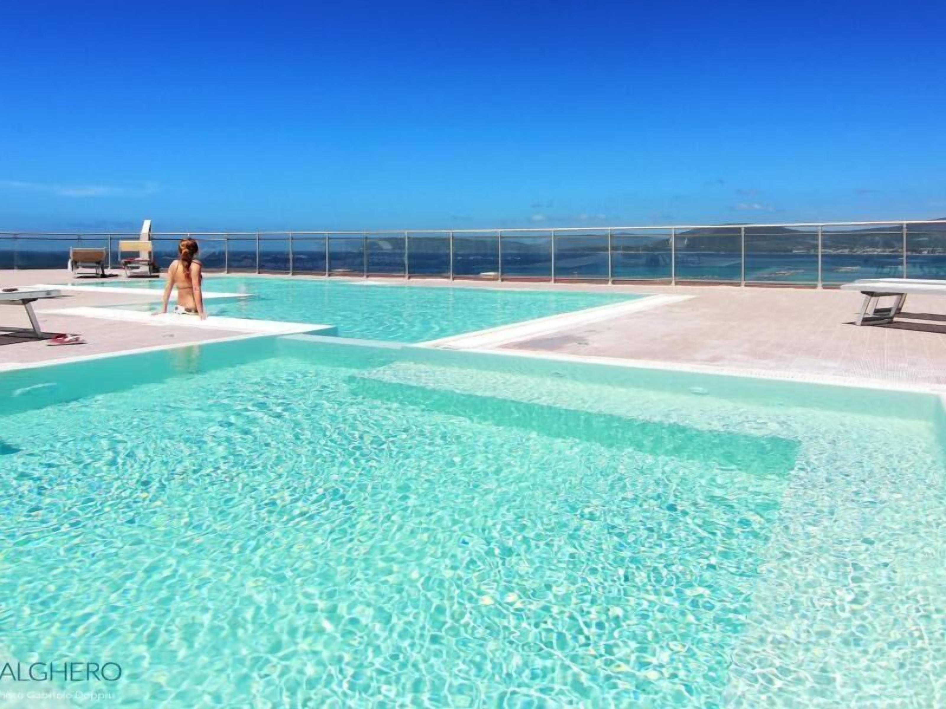 Pool | Seasonal outdoor pool
