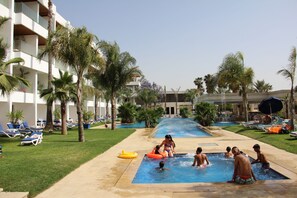 3 outdoor pools, pool umbrellas, sun loungers - Zaki Hotel  (Meknes)