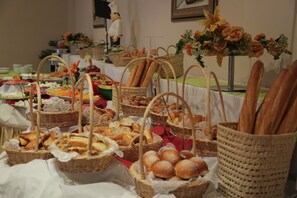 Desayuno buffet incluido todos los días
