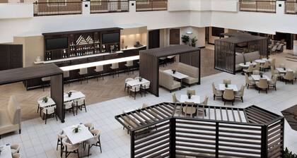 Embassy Suites La Quinta Hotel & Spa