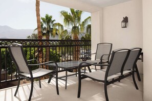 Suite, 2 queensize-senger, ikke-røyk | Utsikt fra rommet