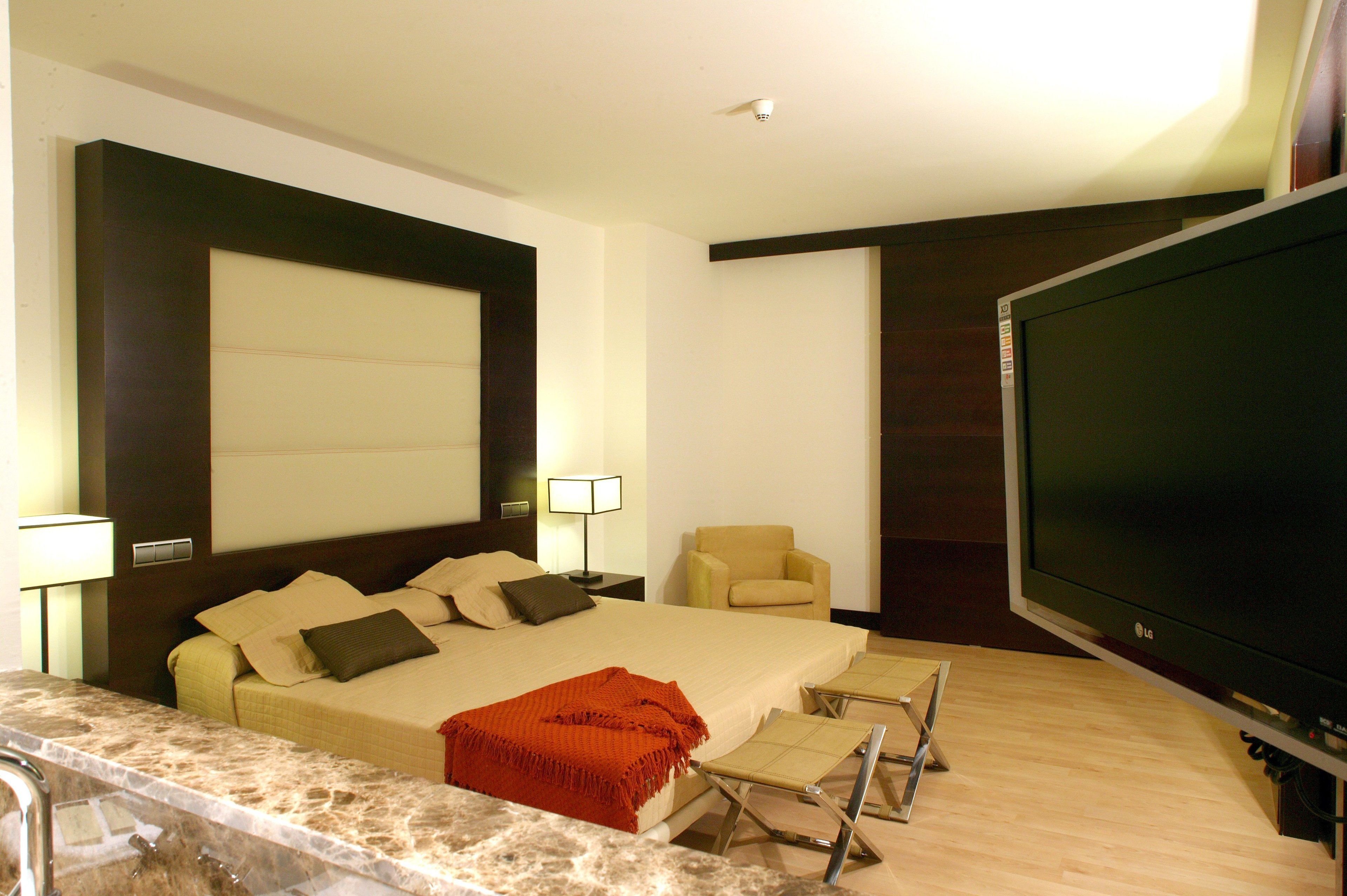 minibar, in-room safe, desk, soundproofing