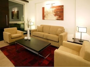 Suite | Minibar, in-room safe, desk, soundproofing