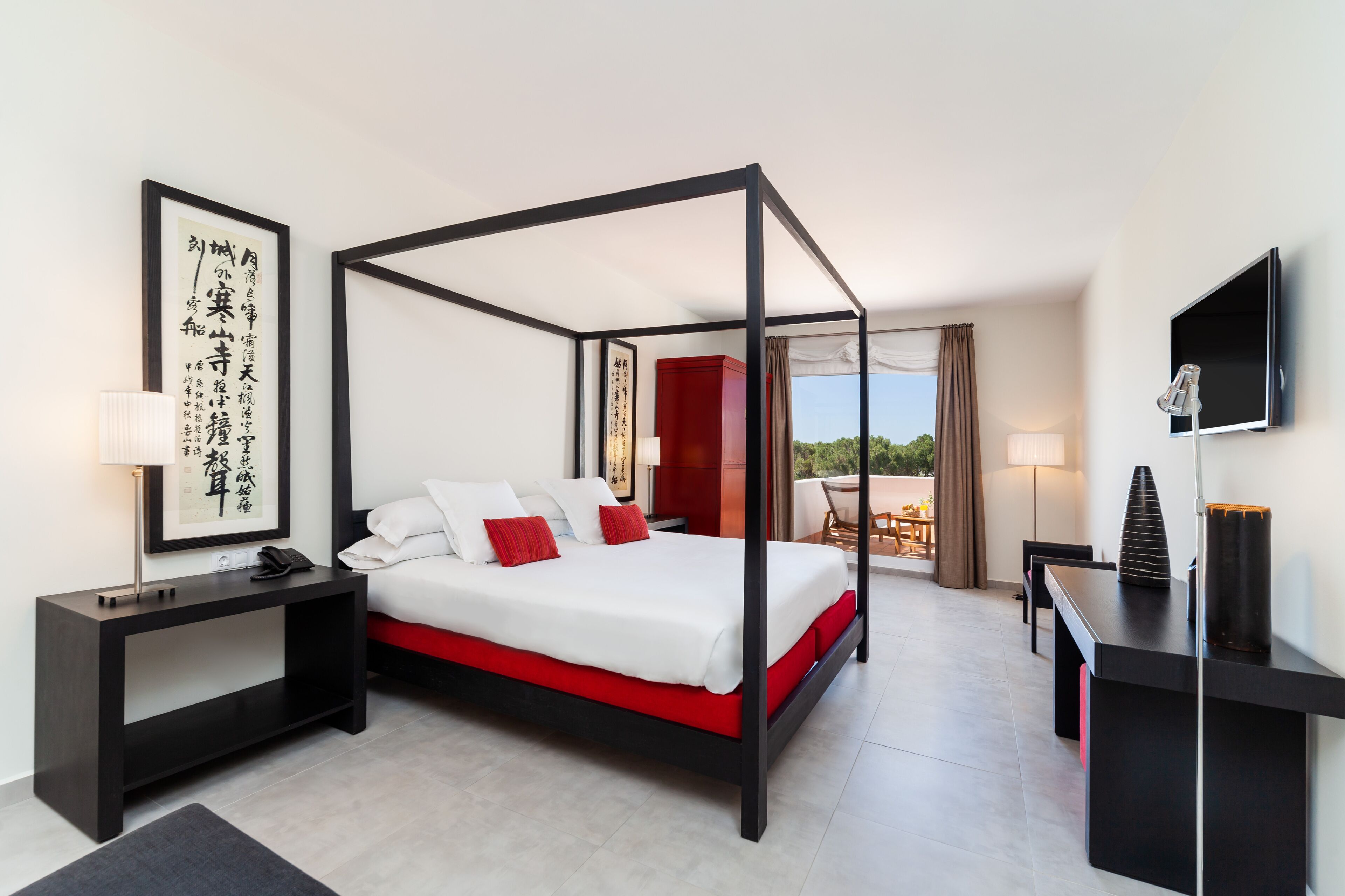Ropa de cama de alta calidad y minibar 
